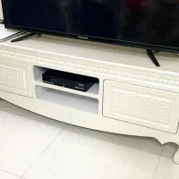 میز تلویزیون سفید