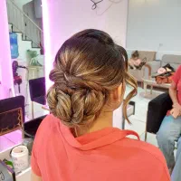 اجاره لاین درسالن زیبایی|خدمات آرایشگری و زیبایی|مشهد, تربیت (صدف)|دیوار