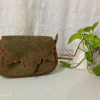 کیف چرم دست دوز مدل برگ