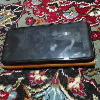 تعمیرات و خربد و فروش گوشی های شکسته و تعمیری