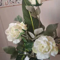 گل و گلدان مصنوعی۲۰۰تومن