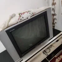 تلوزیون به همراه گیرنده دیجیتالی