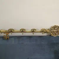 جا لباسی دیوار کوب طرح کلید برنجی قدیمی