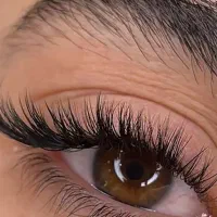 کاشت مژه لیفت ابرو کاشت ناخن