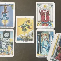 فال تاروت حرفه‌ای با آقای تاروت