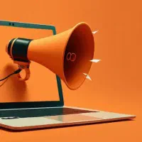 آگهی جذب و استخدام در یک شرکت بزرگ اداری