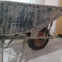 یک عدد گاری در حد نو و یک عدد سنک روشویی