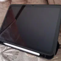 iPad 10.9 2022 WiFi بسیار کم کار بهمراه قلم