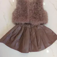 جلیقه خز و دامن چرم کودک