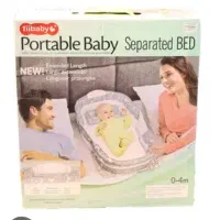 تخت خواب بین والدین و صندلی غذا پرتابل کودک