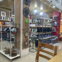 فروشنده لوازم خانگی و اشپزخانه