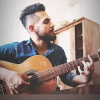 آموزش گیتار بهمراه آواز(پاپ)
