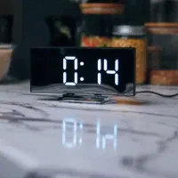 ساعت رومیزی بسیار زیبا و مدرن|ساعت دیواری و تزئینی|تهران, نیروی هوایی (پیروزی)|دیوار