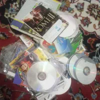 تعدادی DVD و cd کامپیوتر