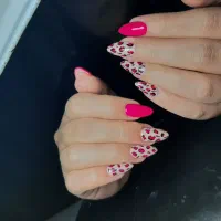 کاشت ناخن و‌ ترمیم ناخن در سبزه میدان