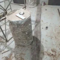 فروش ۱ عدد تخته زیرپا بنایی و ۲ عدد بشکه