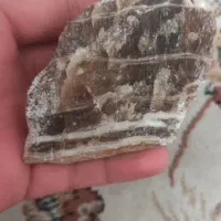 سنگ اراگونیت قهوه ای