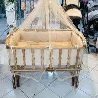 تخت و گهواره کنار مادر|اسباب و اثاث بچه|شیراز, غدیر شمالی|دیوار