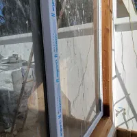 نظافت منزل و ساختمان و دفاتر اداری انجام میشود.