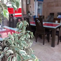 سالن کار خانوم جهت کار در رستوران وپیک موتوری