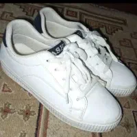 کفش بعلت نیاز مالی