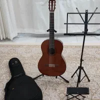 گیتار یاماها c40