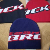 تعدادی کلاه نو