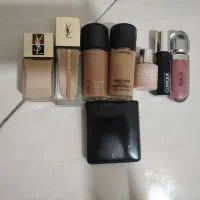 تعدادی لوازم آرایش برند فوری