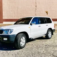 تویوتا لندکروز ۱۰۰