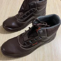 کفش کار ریما