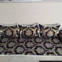 پشتی دیواری،شاه نشین