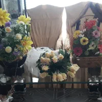 ۲عدد گلدان با دسته گل عروس به قیمت مناسب