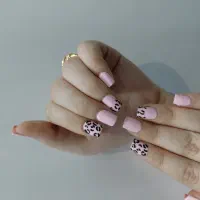 خدمات وی ای پی ناخن
