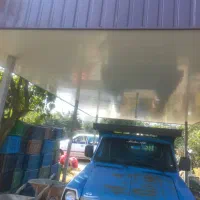 ماشین نیسان کمپرسی جک دار