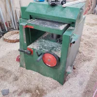 تعدادی دستگاه نجاری