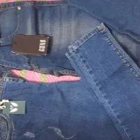 شلوار لی زنانه