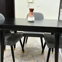 میز ناهار خوری 5نفره ولی با 3صندلی هست