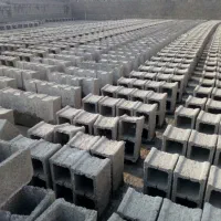 کارگر کارگاه بلوک سازی