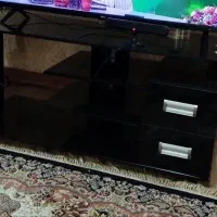 میز تلویزیون شیشه ای