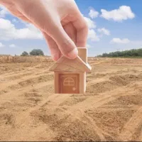 ۲۰۰ متر خانه ویلایی سه نبش واقع در کوی تپه