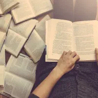 حراج فروش آنلاین کتاب‌های ادبی، سینمایی و هنری