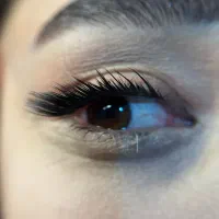 کاشت مژه تخصصی با ماندگاری بالا