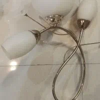 یک عدد چراغ سه شعله حبابدارد