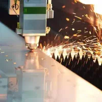 مهندس مکانیک/طراح صنعتی(برش لیزر) و مونتاژ کار