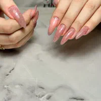 ناخن‌‌کاشت|خدمات آرایشگری و زیبایی|قم, قلعه کامکار|دیوار