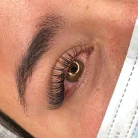 مدل اکستنشن مژه و لیفت مژه و ابرو به دلخواه مشتری