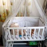 تخت نوزاد|تخت و صندلی بچه|بومهن, |دیوار