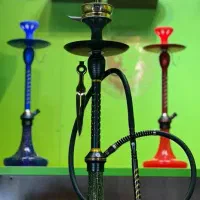 نیروی آشنا با کار در قهوه خانه