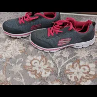 کتونی اسچیکرز