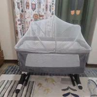 تخت کنار مادر برند زویه